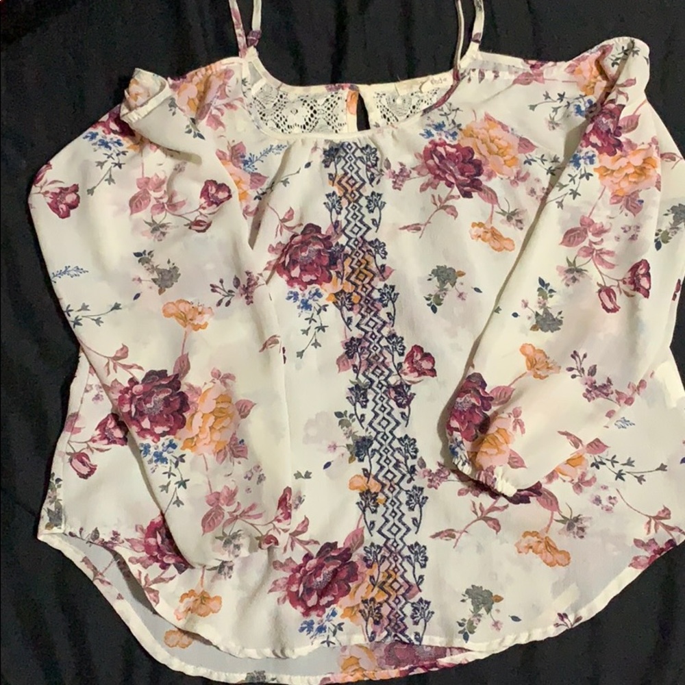 Open shoulder top